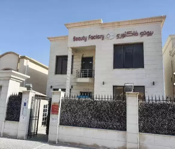 Residencial Listo Propiedad 5 habitaciones U / F Villa Standerlone  venta en Doha #18225 - 1  image 