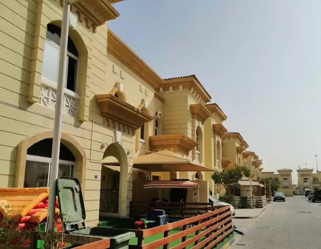 مسکونی املاک آماده 3 خوابه U/F ویلای مستقل  برای اجاره که در السد , دوحه #18330 - 1  image 