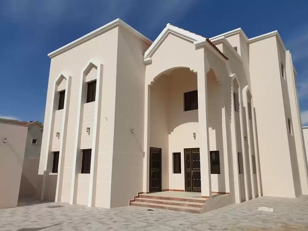 Wohn Klaar eigendom 7 Schlafzimmer U/F Alleinstehende Villa  zu verkaufen in Doha #18408 - 1  image 