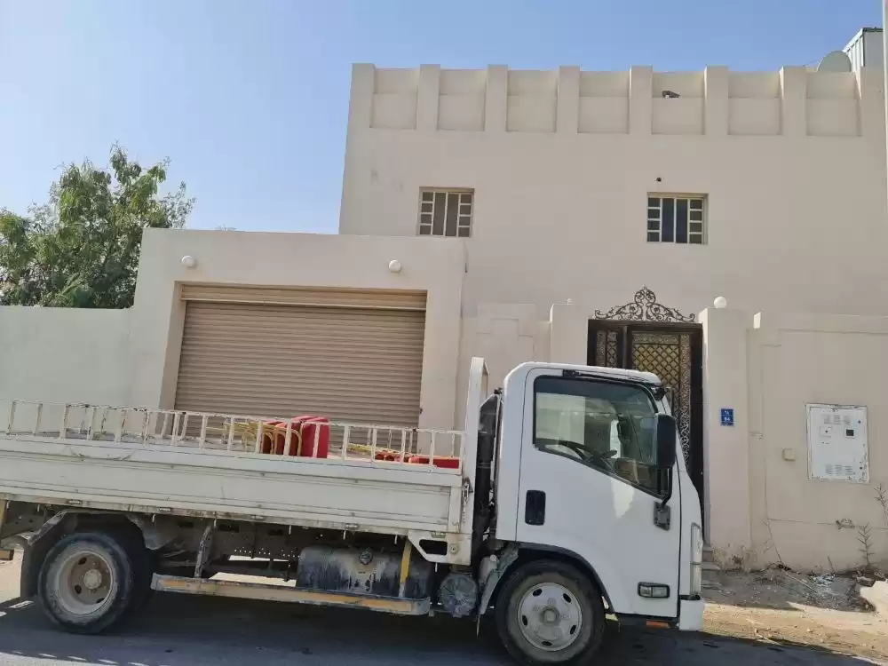 Residencial Listo Propiedad 5 habitaciones U / F Villa Standerlone  venta en Doha #18449 - 1  image 