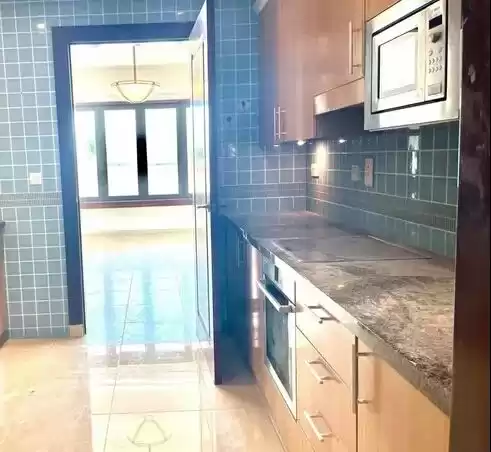 Residential Ready Property 3 Bedrooms U/F Townhouse  for rent in Al Sadd , Doha #18450 - 1  image 
