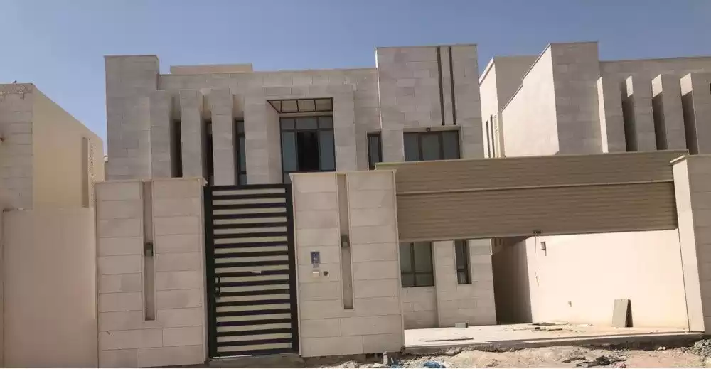 yerleşim Hazır Mülk 5 Yatak Odası U/F Müstakil Villa  satılık içinde Al Sadd , Doha #18473 - 1  image 