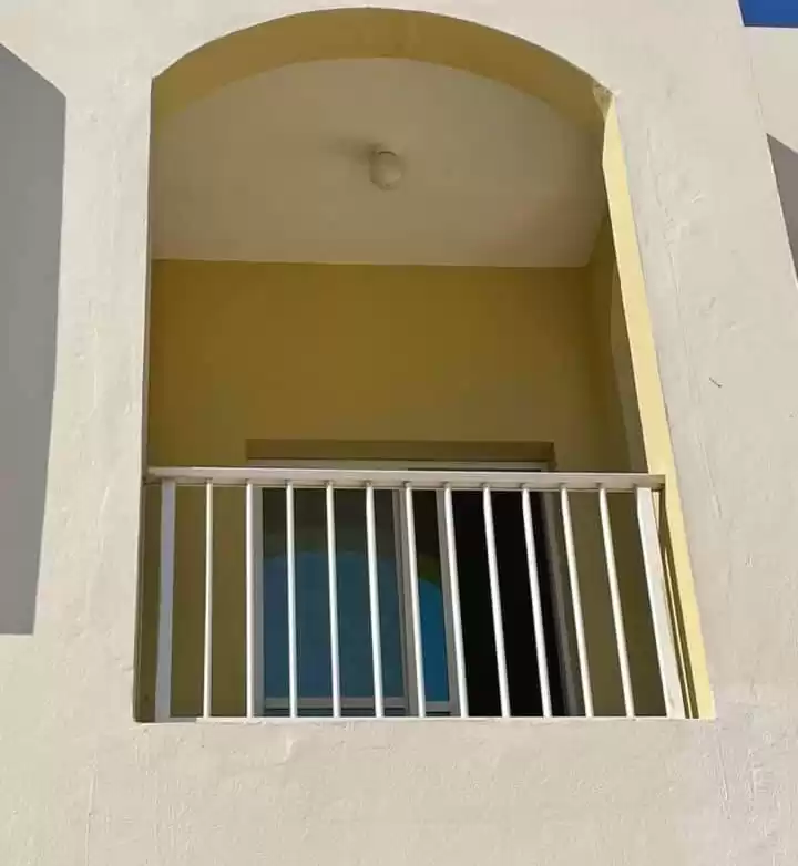 Résidentiel Propriété prête 5 chambres U / f Villa autonome  a louer au Al-Sadd , Doha #18486 - 1  image 