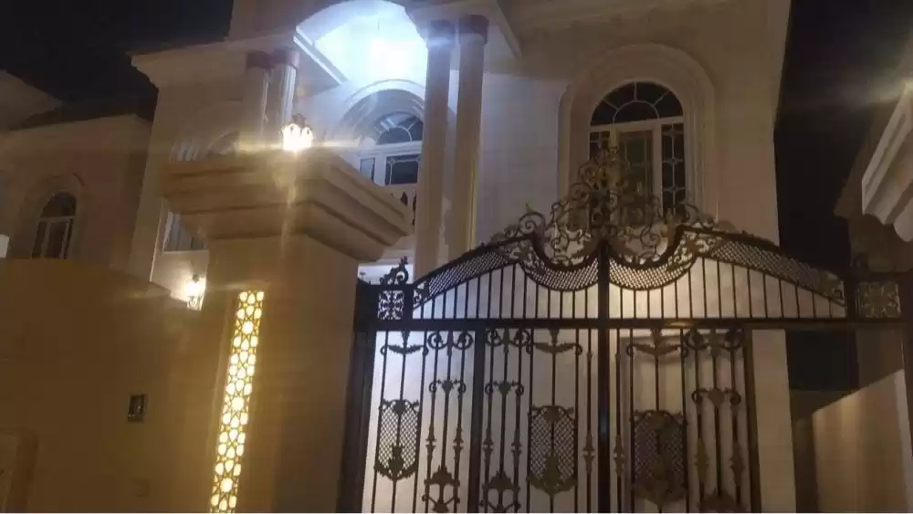 Résidentiel Propriété prête 7 chambres U / f Villa autonome  à vendre au Al-Sadd , Doha #18501 - 1  image 
