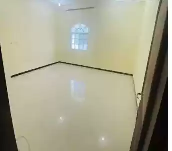 Résidentiel Propriété prête 4 chambres S / F Appartement  a louer au Al-Sadd , Doha #18508 - 1  image 