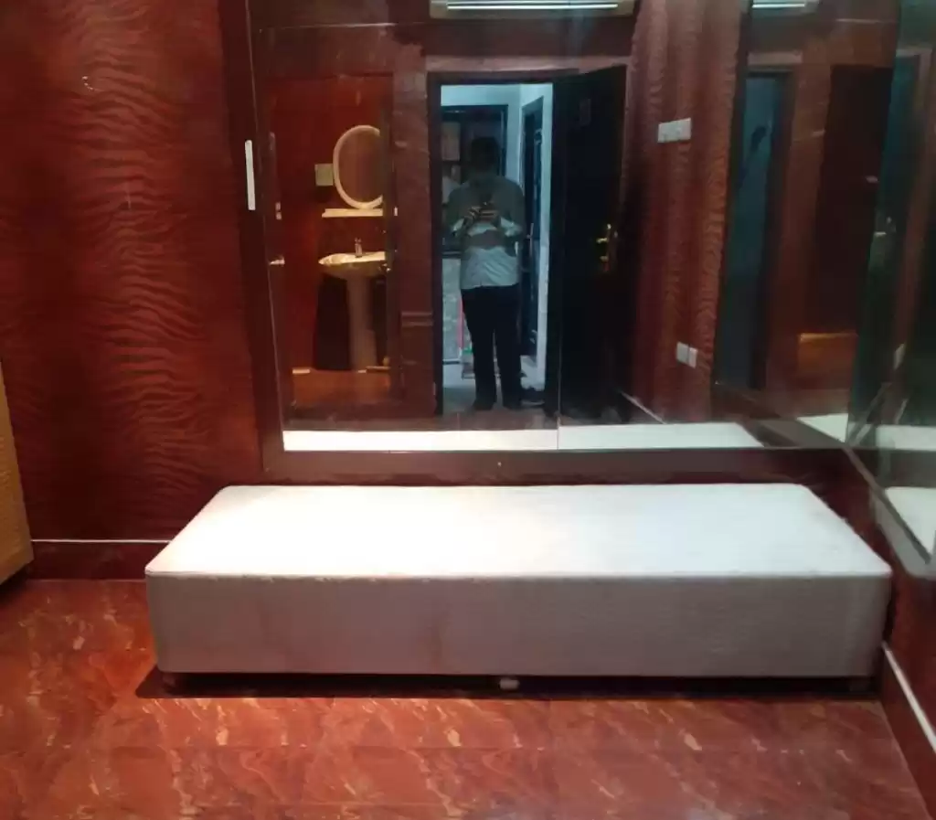 Residential Ready Property Studio U/F Apartment  for rent in Al Sadd , Doha #18533 - 1  image 