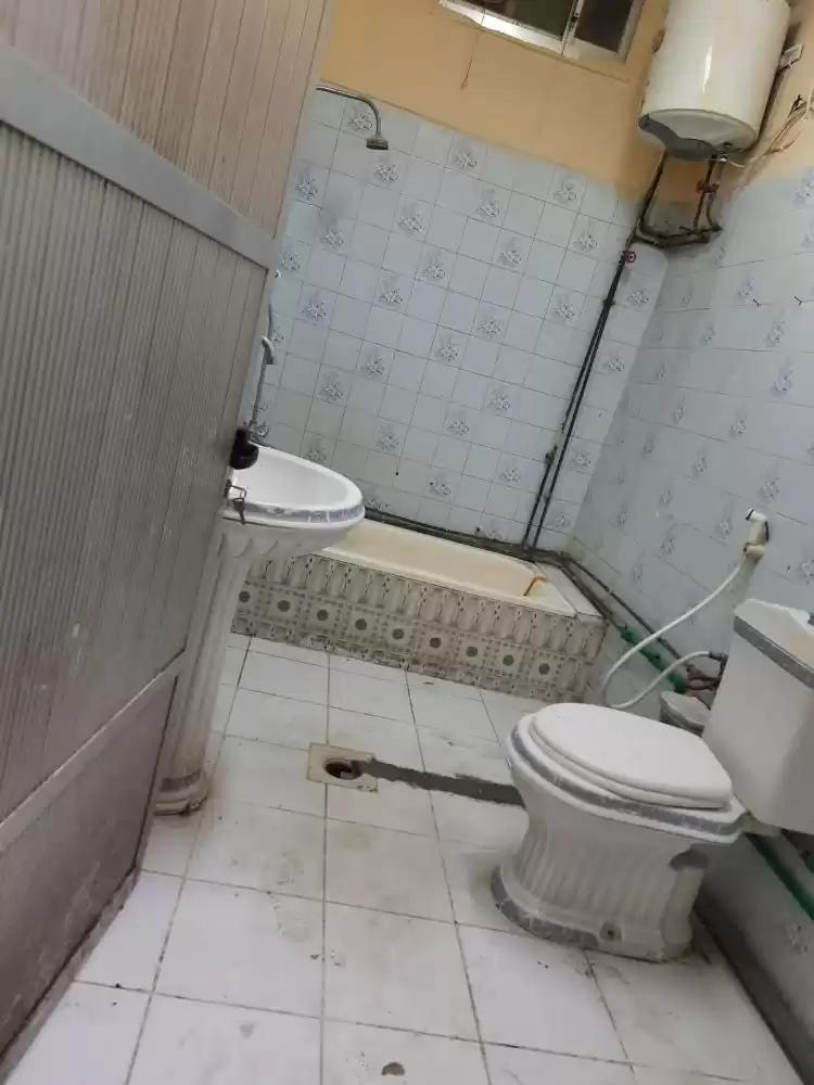 住宅 就绪物业 1 间卧室 U/F 公寓  出租 在 萨德 , 多哈 #18598 - 1  image 