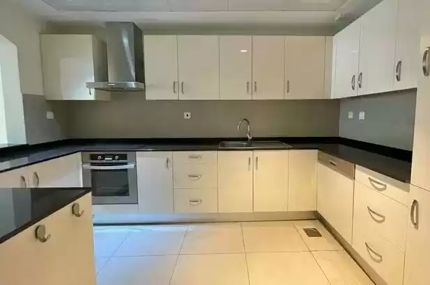 Residential Ready Property 1 Bedroom S/F Apartment  for rent in Al Sadd , Doha #18661 - 1  image 
