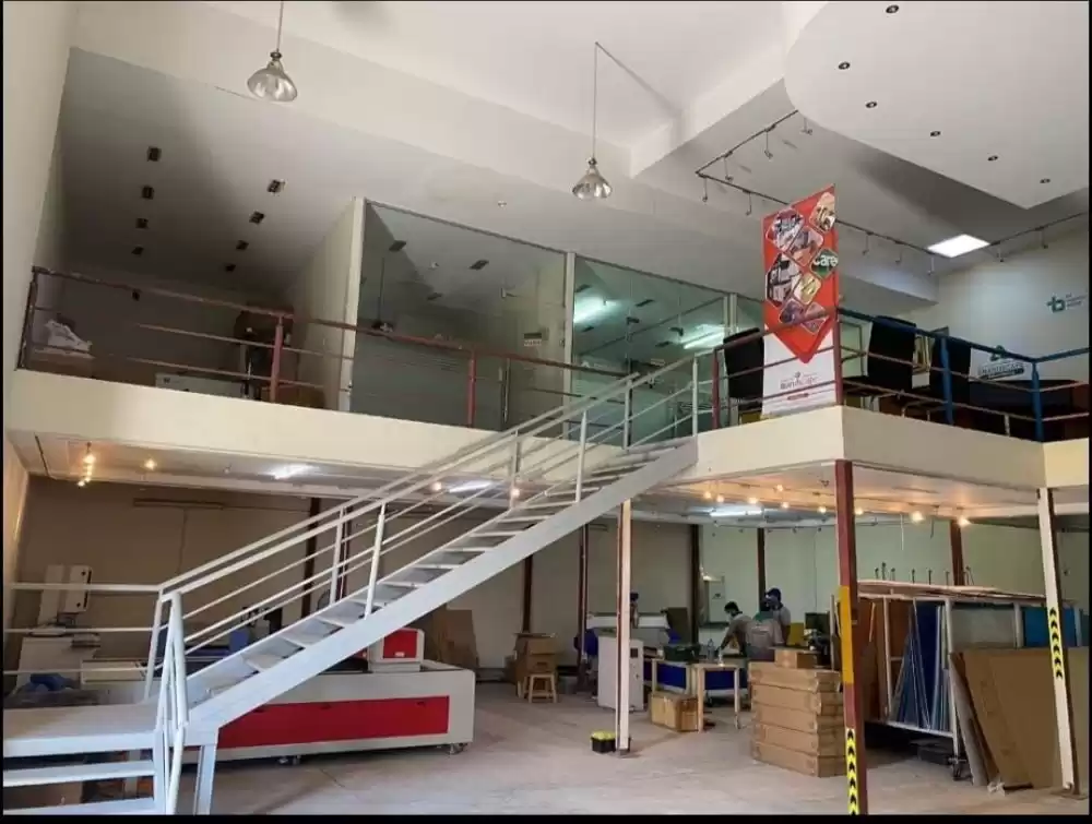 Commercial Propriété prête U / f Entrepôt  a louer au Doha #18784 - 1  image 