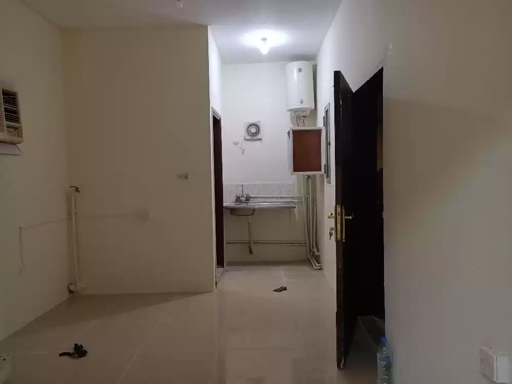 yerleşim Hazır Mülk 1 yatak odası U/F Apartman  kiralık içinde Al Sadd , Doha #18816 - 1  image 