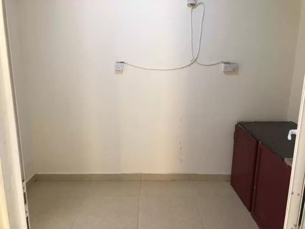 Wohn Klaar eigendom 1 Schlafzimmer U/F Wohnung  zu vermieten in Al Sadd , Doha #18952 - 1  image 