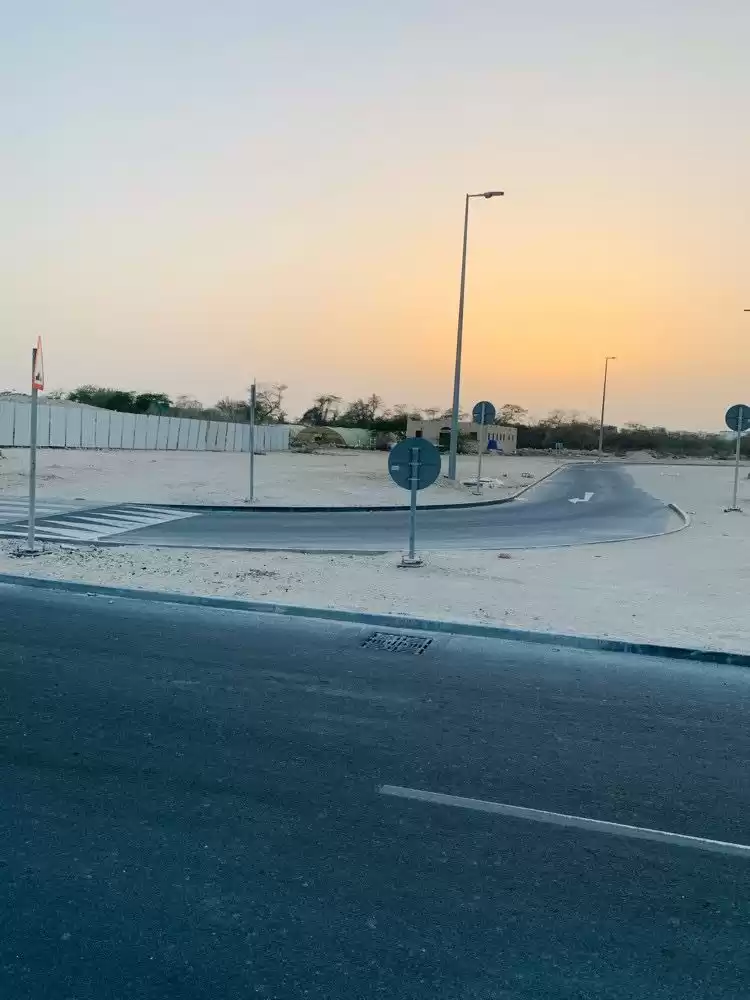 Terre Propriété prête Terrain à usage mixte  à vendre au Al-Sadd , Doha #19148 - 1  image 