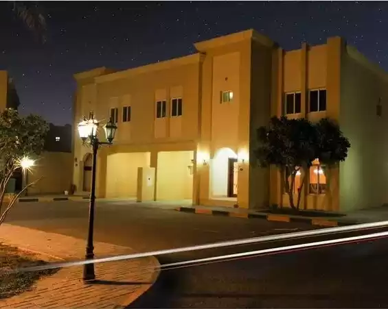 Residential Ready Property 5+maid Bedrooms S/F Compound  for rent in Doha #19190 - 1  image 