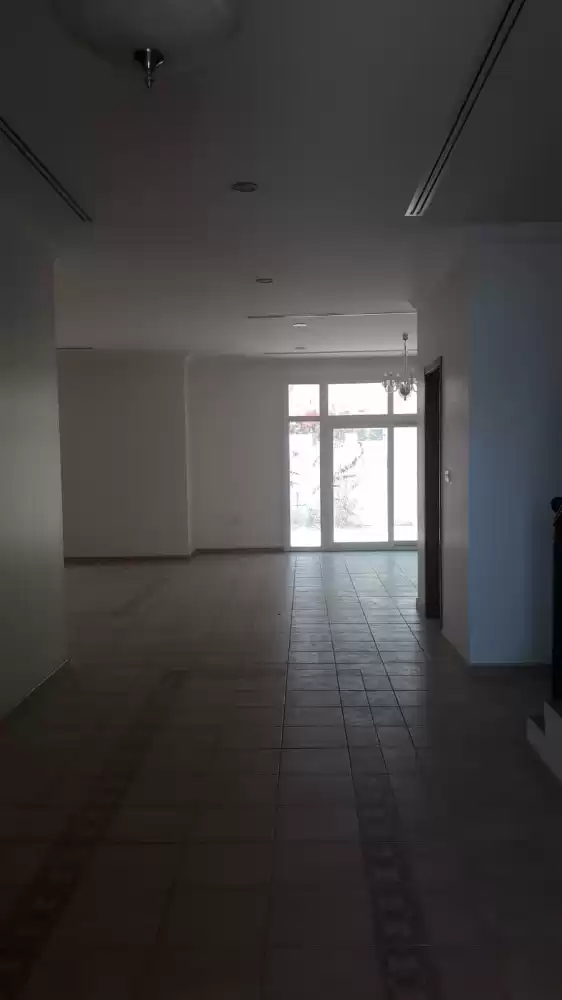 Wohn Klaar eigendom 6 Schlafzimmer U/F Alleinstehende Villa  zu vermieten in Doha #19228 - 1  image 