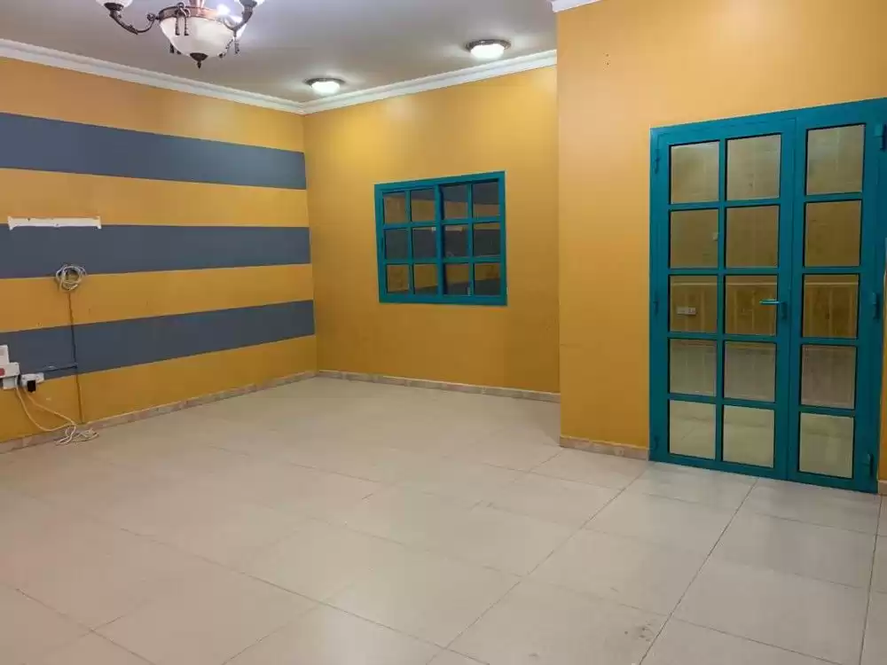 Residential Ready Property 3 Bedrooms U/F Apartment  for rent in Al Sadd , Doha #19242 - 1  image 