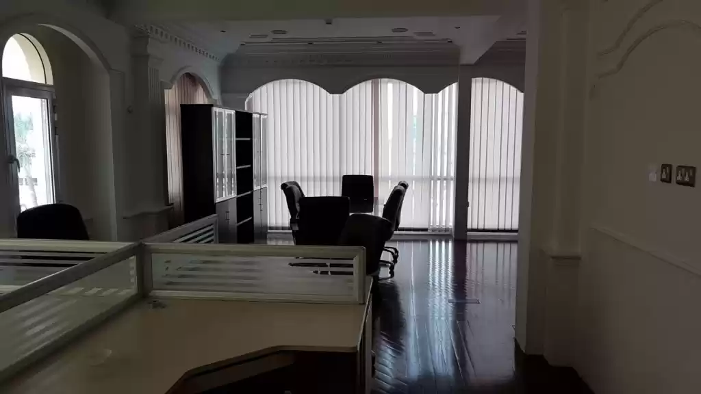 Commercial Ready Property U/F Office  for rent in Doha #19256 - 1  image 