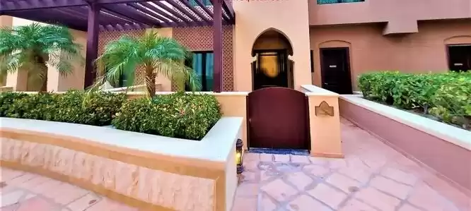 سكني عقار جاهز 4 + غرفة خادمة نصف مفروش تاون هاوس  للإيجار في السد , الدوحة #19396 - 1  صورة 