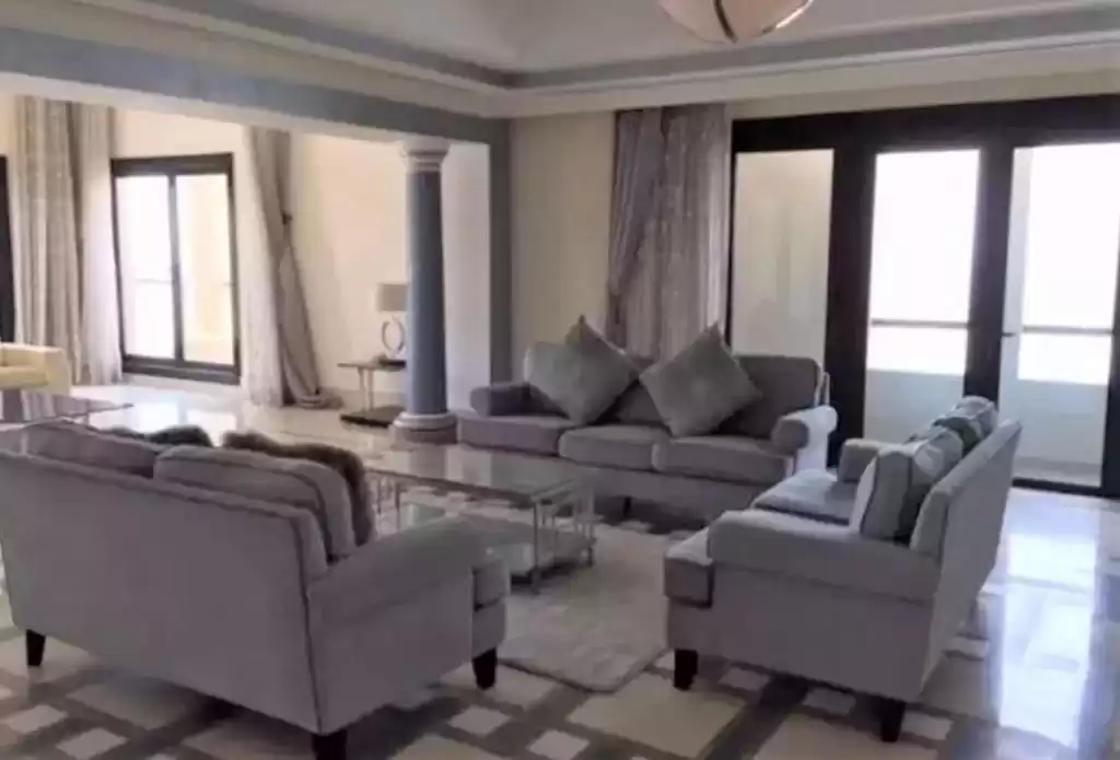 Mixte Utilisé Propriété prête 5 chambres F / F Penthouse  a louer au Al-Sadd , Doha #19534 - 1  image 