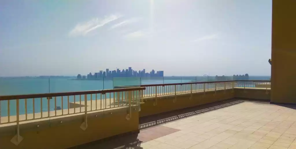 Жилой Готовая недвижимость 4 спальни Ж/Ж Квартира  продается в Аль-Садд , Доха #19628 - 1  image 