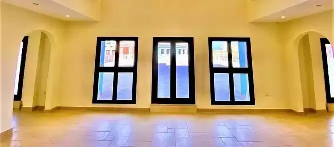 Residential Ready Property 5 Bedrooms S/F Penthouse  for rent in Al Sadd , Doha #19690 - 1  image 