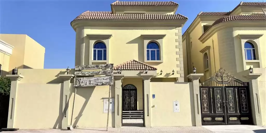 Residential Ready Property 7+ Bedrooms U/F Standalone Villa  for sale in Doha #19741 - 1  image 