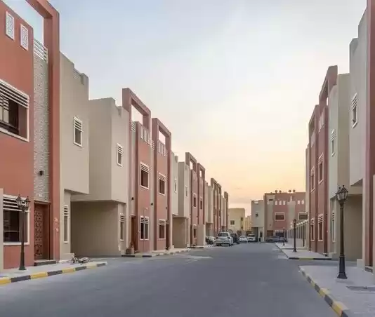 Residential Ready Property 5+maid Bedrooms U/F Compound  for rent in Al Sadd , Doha #19773 - 1  image 