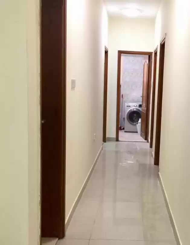 Жилой Готовая недвижимость 2 спальни С/Ж Размещение труда  в аренду в Аль-Садд , Доха #19779 - 1  image 