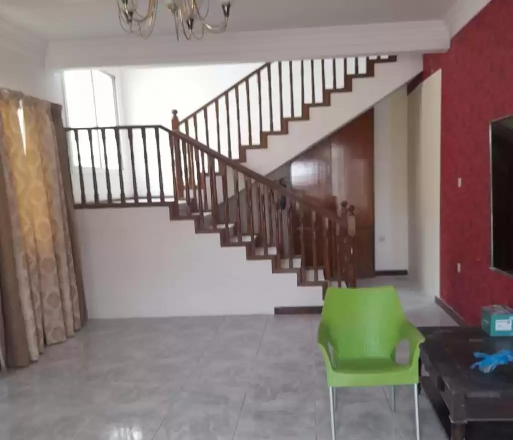 سكني عقار جاهز 4 غرف  نصف مفروش سكن عمال  للإيجار في الدوحة #20005 - 1  صورة 