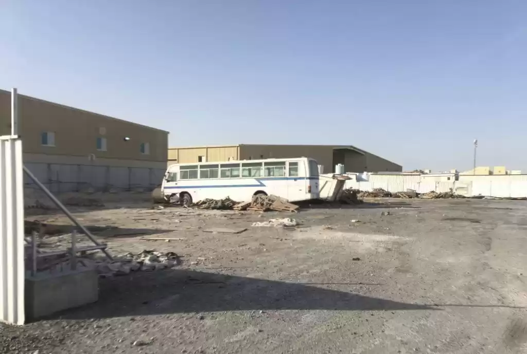 Land Klaar eigendom Land mit gemischter Nutzung  zu vermieten in Al Sadd , Doha #20024 - 1  image 