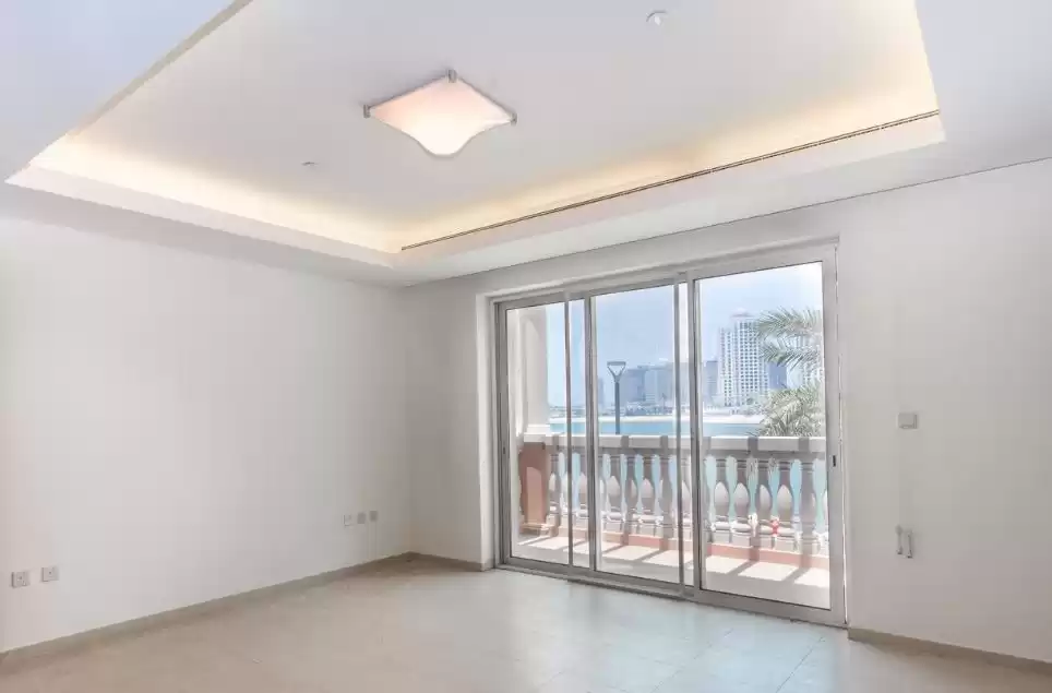 Karışık kullanım Hazır Mülk 1 yatak odası S/F Dağ evi  kiralık içinde Al Sadd , Doha #20060 - 1  image 