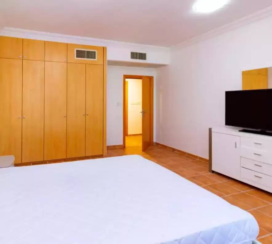 Wohn Klaar eigendom 2 Schlafzimmer F/F Wohnung  zu vermieten in Al Sadd , Doha #20525 - 1  image 