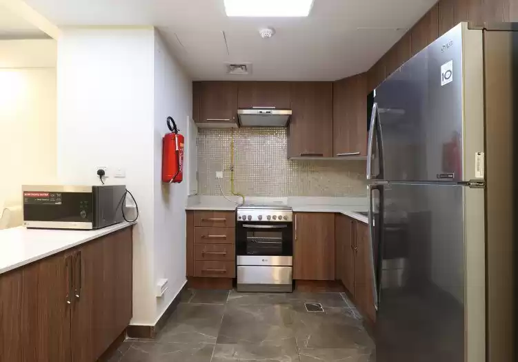 yerleşim Hazır Mülk 1 yatak odası F/F Apartman  kiralık içinde Doha #20548 - 1  image 