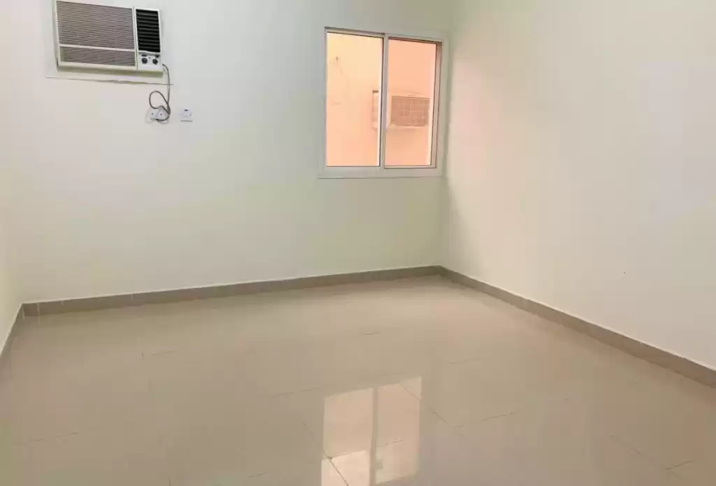 Residential Ready Property 2 Bedrooms U/F Apartment  for rent in Doha #20649 - 1  image 