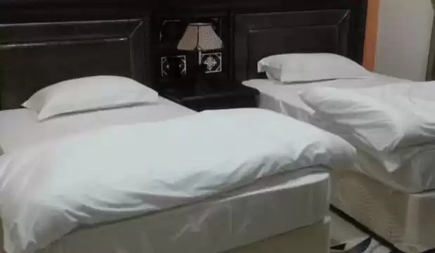 Жилой Готовая недвижимость 1 спальня Ж/Ж Размещение труда  в аренду в Аль-Садд , Доха #20819 - 1  image 