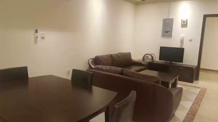 Wohn Klaar eigendom 2 Schlafzimmer S/F Wohnung  zu vermieten in Al Sadd , Doha #21000 - 1  image 