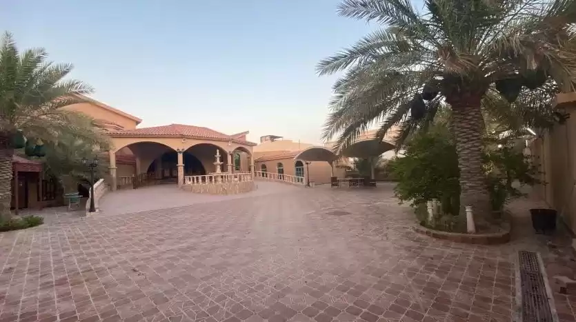 yerleşim Hazır Mülk 6 Yatak Odası S/F Müstakil Villa  kiralık içinde Al Sadd , Doha #21005 - 1  image 