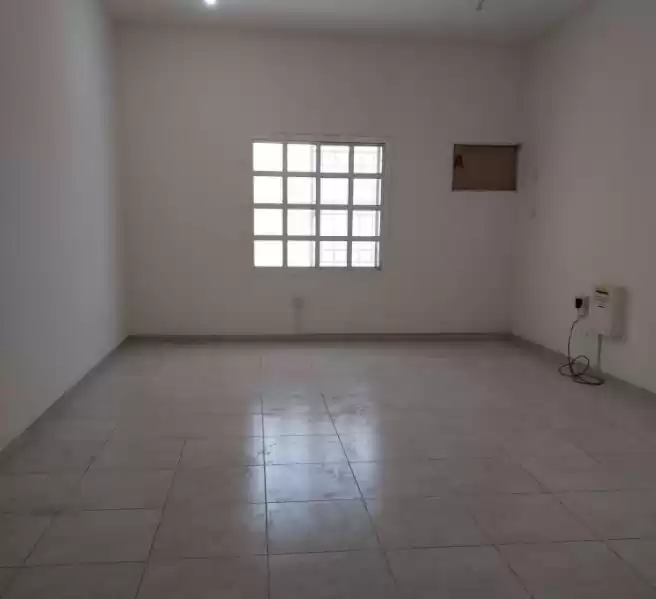 住宅 就绪物业 4 间卧室 U/F 公寓  出租 在 萨德 , 多哈 #21105 - 1  image 