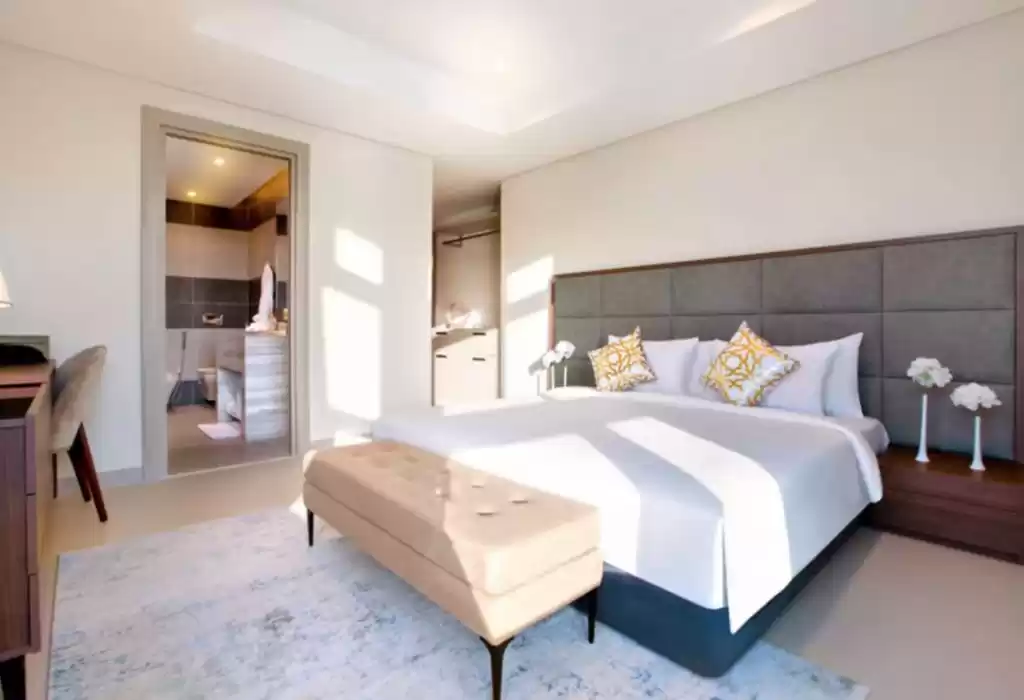 Residential Ready Property 2 Bedrooms F/F Apartment  for rent in Al Sadd , Doha #21154 - 1  image 