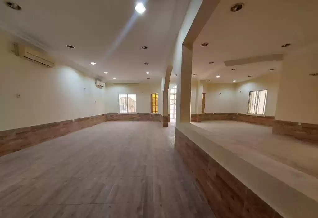 Wohn Klaar eigendom 6 Schlafzimmer U/F Alleinstehende Villa  zu vermieten in Al Sadd , Doha #21169 - 1  image 