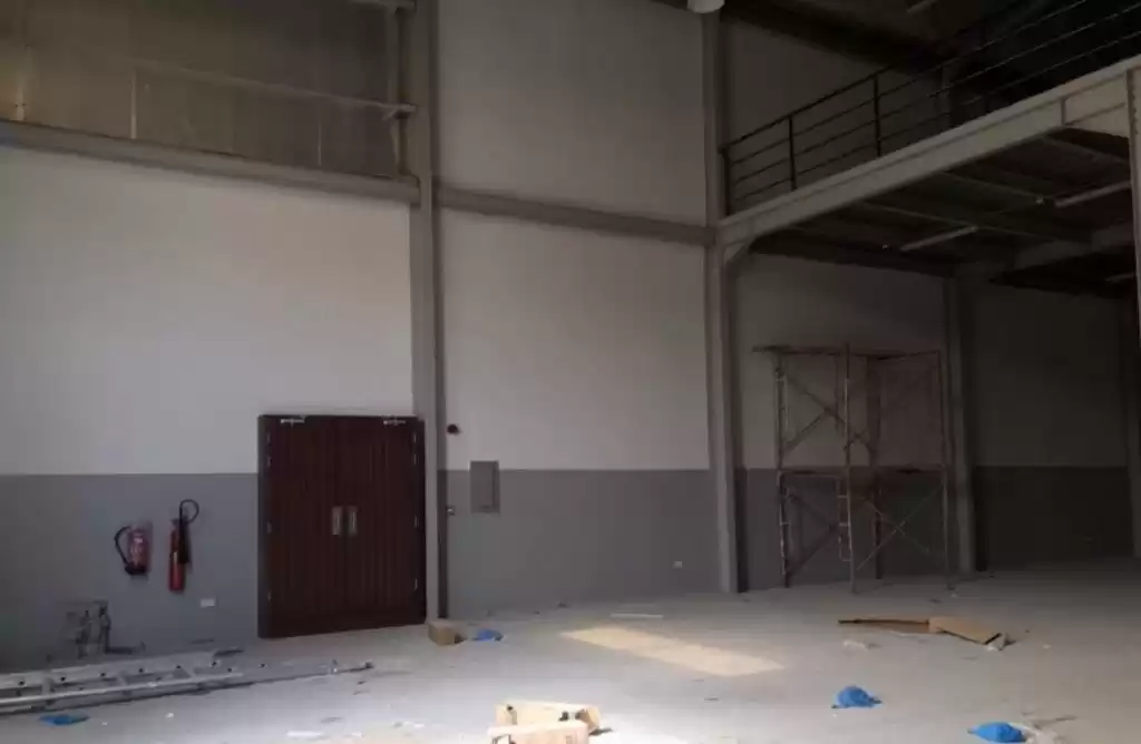 Mezclado utilizado Listo Propiedad U / F Almacén  alquiler en al-sad , Doha #21391 - 1  image 