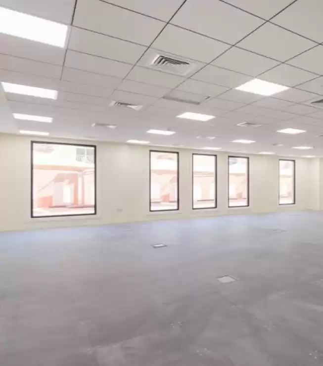 تجاری املاک آماده U/F دفتر  برای اجاره که در دوحه #21594 - 1  image 