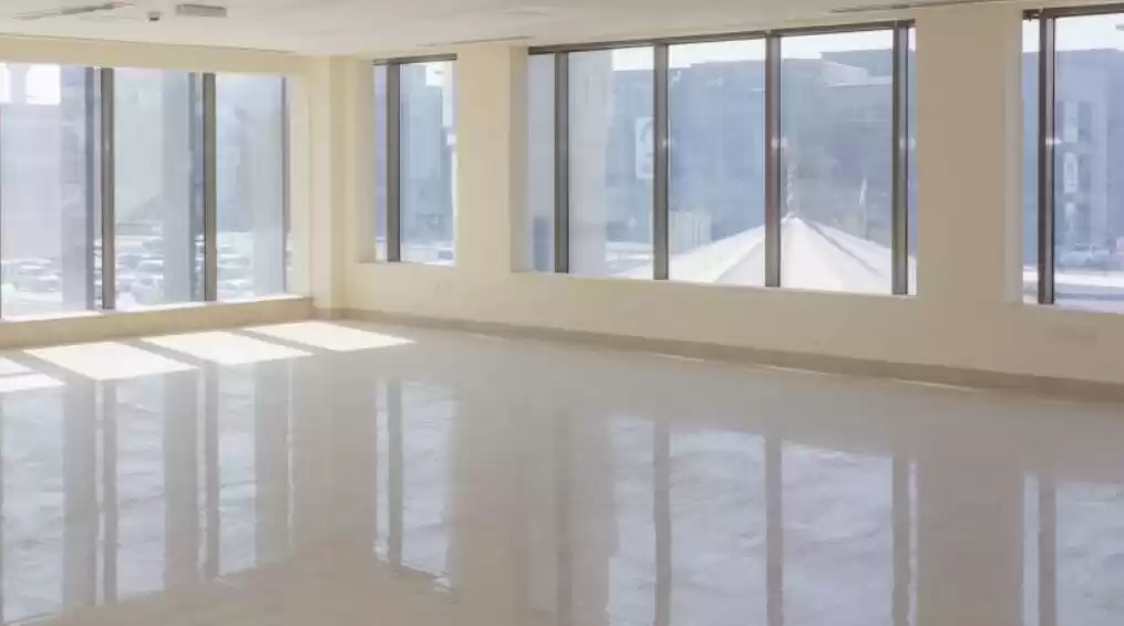 商业的 就绪物业 U/F 办公室  出租 在 多哈 #21597 - 1  image 