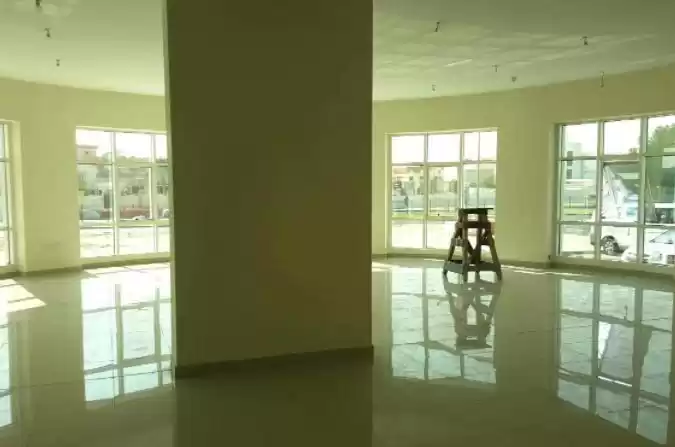 商业的 就绪物业 U/F 办公室  出租 在 萨德 , 多哈 #21737 - 1  image 