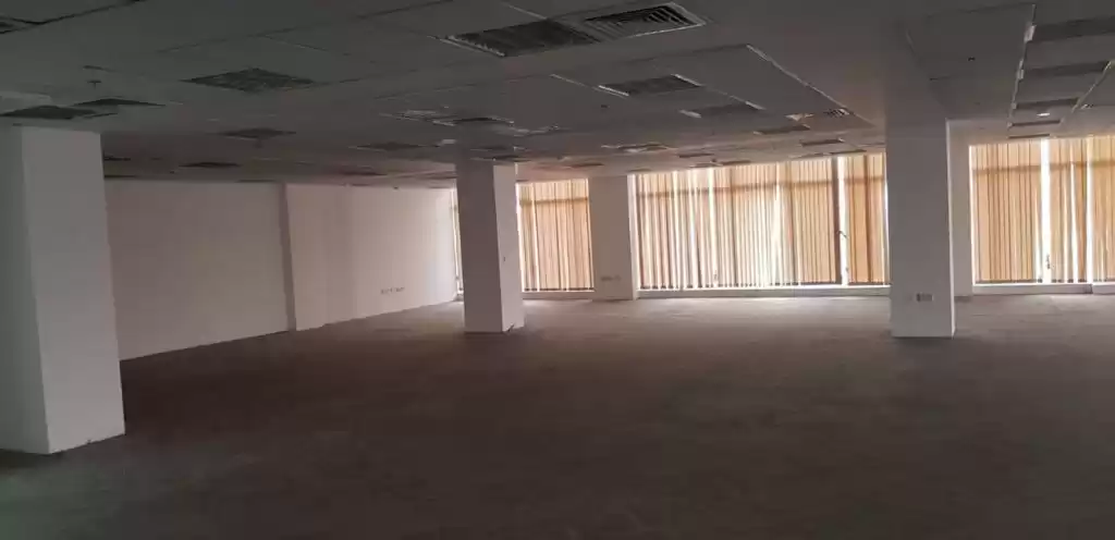 Reklam Hazır Mülk U/F Ofis  kiralık içinde Doha #21755 - 1  image 