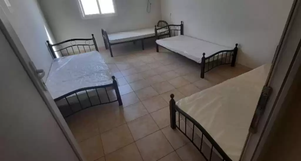 سكني عقار جاهز 7+ غرف  نصف مفروش مخيم عمال  للإيجار في السد , الدوحة #21789 - 1  صورة 