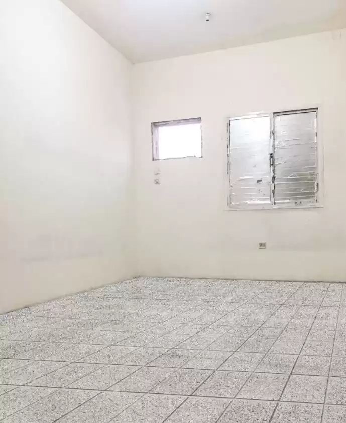 سكني عقار جاهز 7+ غرف  غير مفروش مخيم عمال  للإيجار في السد , الدوحة #21812 - 1  صورة 