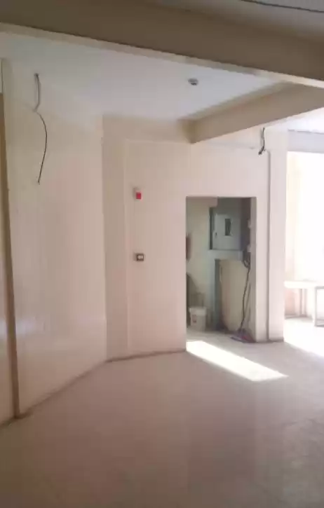 Жилой Готовая недвижимость 7+ спален Н/Ф Размещение труда  в аренду в Доха #21824 - 1  image 