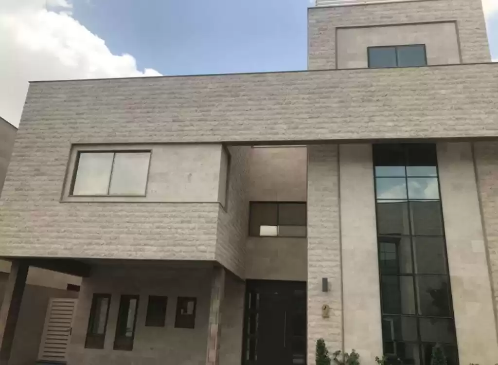 Residencial Listo Propiedad 5 habitaciones F / F Villa Standerlone  alquiler en al-sad , Doha #21871 - 1  image 
