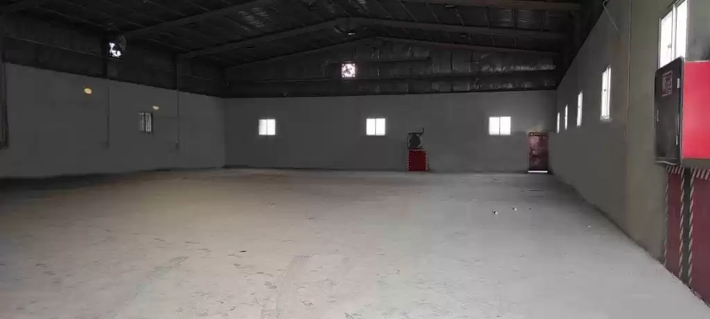 商业的 就绪物业 U/F 仓库  出租 在 萨德 , 多哈 #21893 - 1  image 