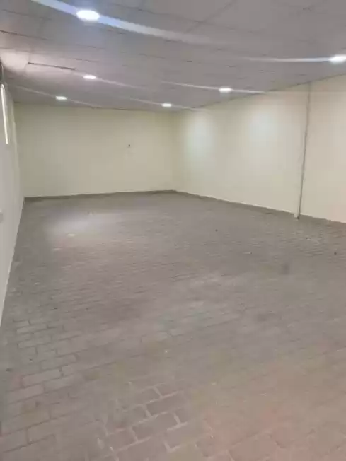 تجاری املاک آماده U/F انبار  برای اجاره که در السد , دوحه #21920 - 1  image 